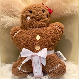 Cupcakes and Cashmere gingerbread pair of pillows